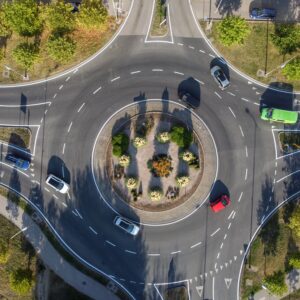 How to Safely Navigate a Roundabout
